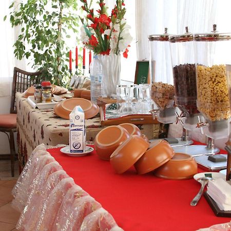 Mindelo Residencial Bed & Breakfast Bagian luar foto