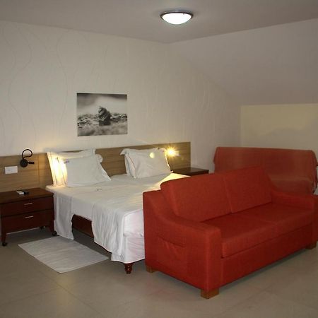 Mindelo Residencial Bed & Breakfast Bagian luar foto