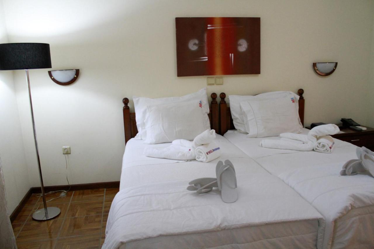 Mindelo Residencial Bed & Breakfast Bagian luar foto