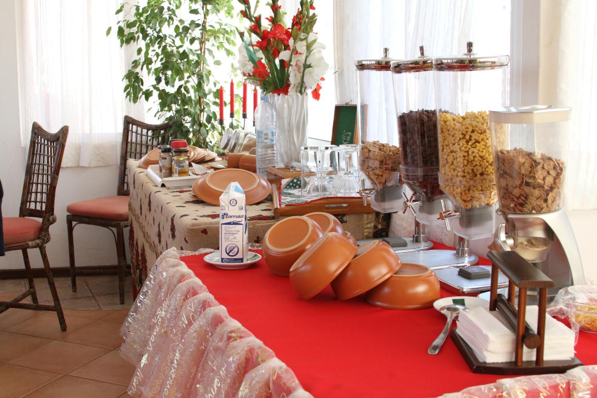 Mindelo Residencial Bed & Breakfast Bagian luar foto