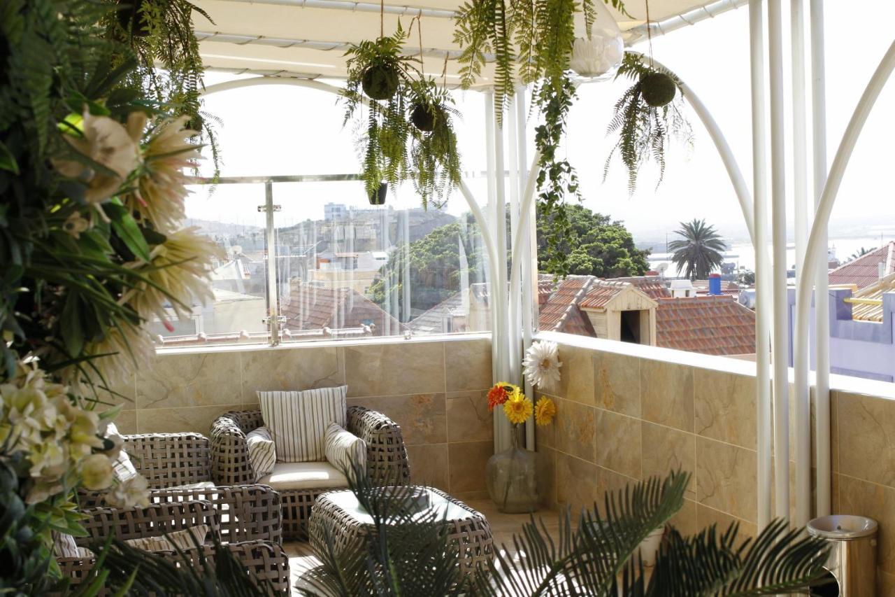 Mindelo Residencial Bed & Breakfast Bagian luar foto