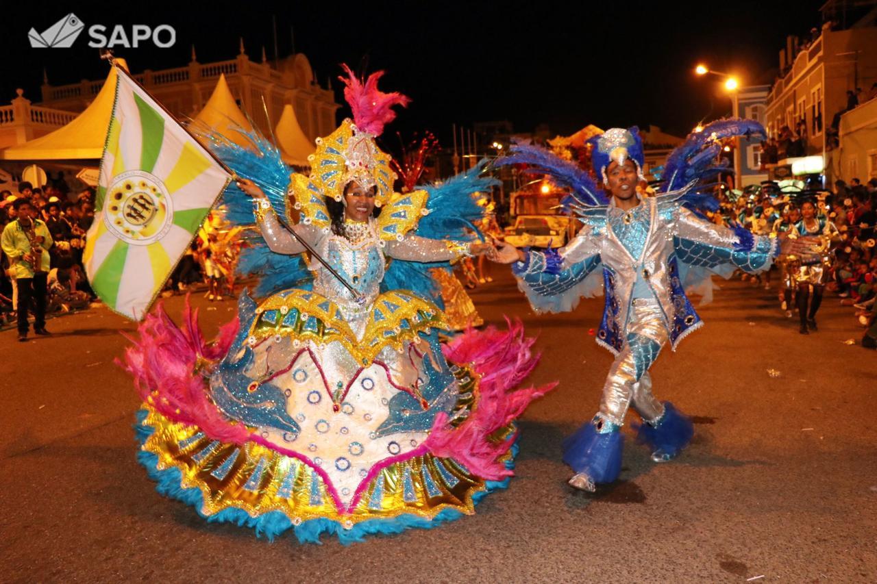 Mindelo Residencial Bed & Breakfast Bagian luar foto