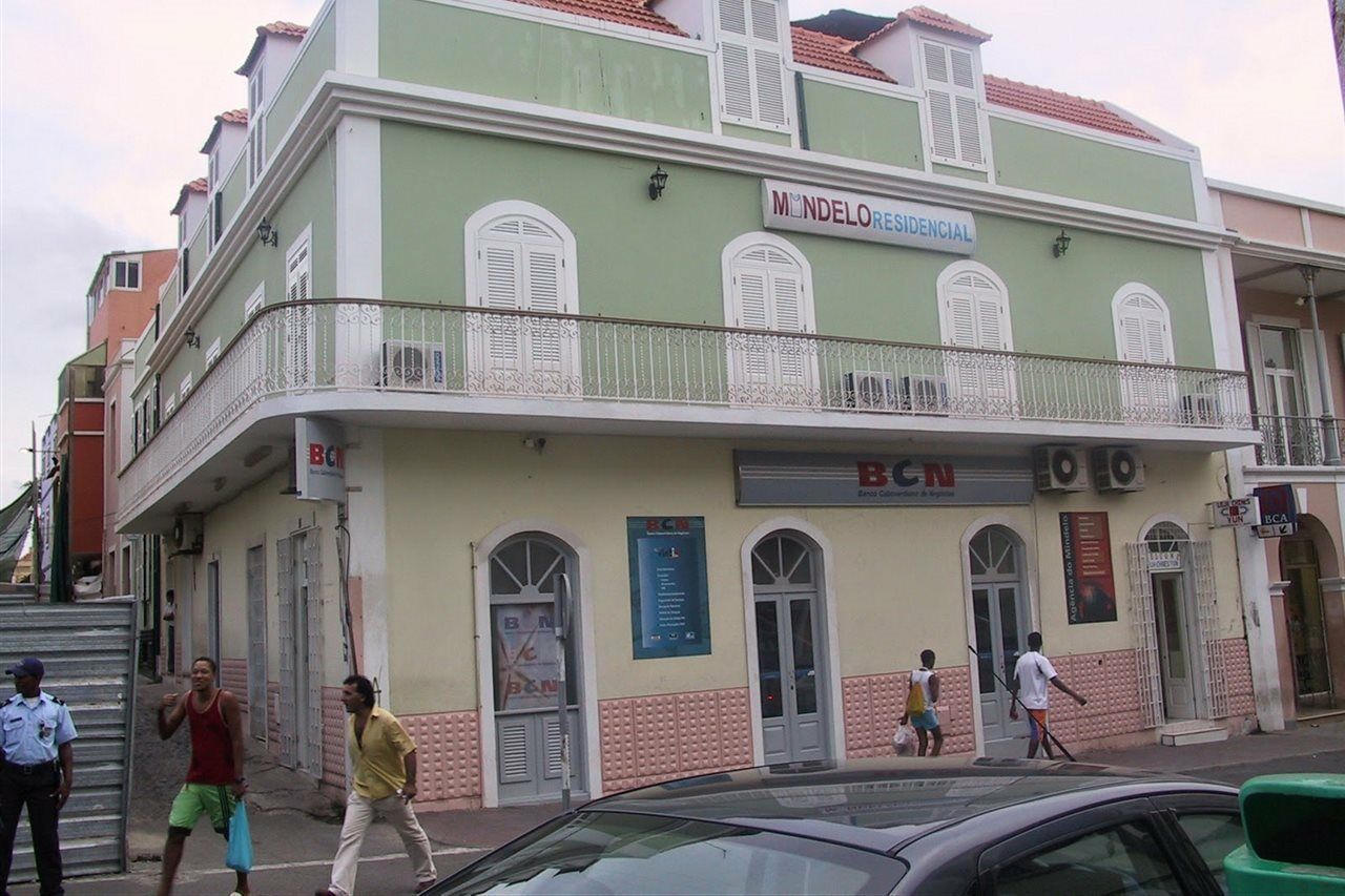 Mindelo Residencial Bed & Breakfast Bagian luar foto