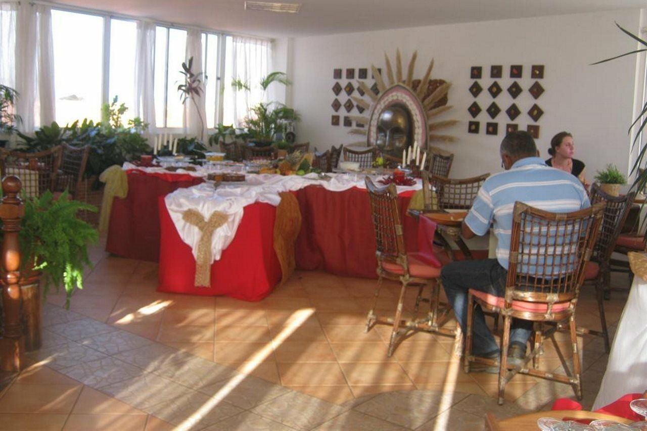 Mindelo Residencial Bed & Breakfast Bagian luar foto